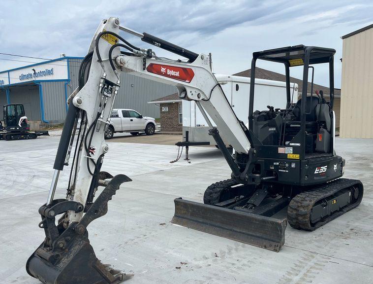 2023 Bobcat E35